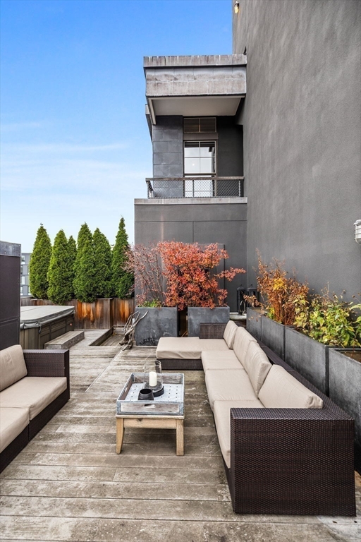 27 Wareham Street Unit: Penthouse