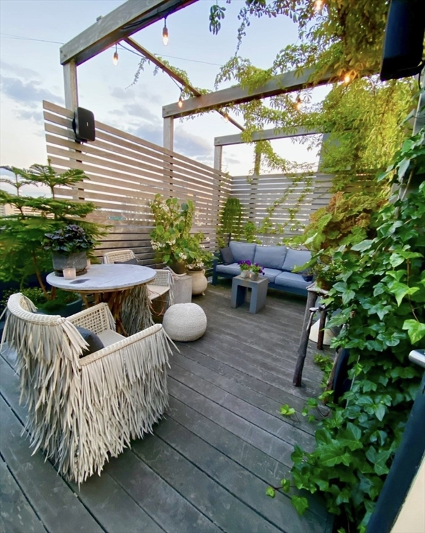 27 Wareham Street Unit: Penthouse