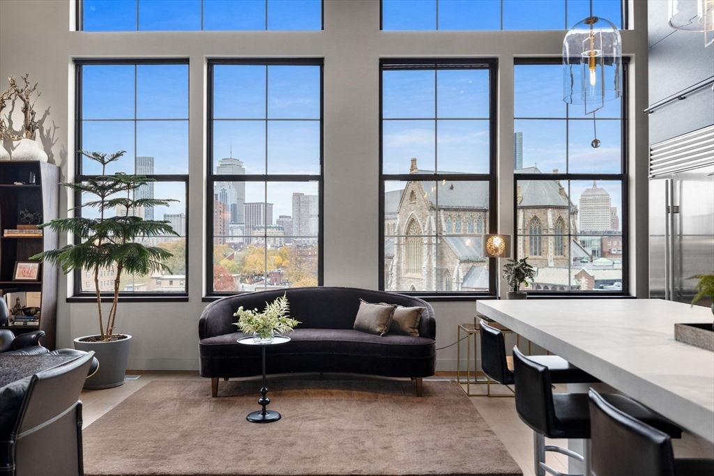 27 Wareham Street Unit: Penthouse