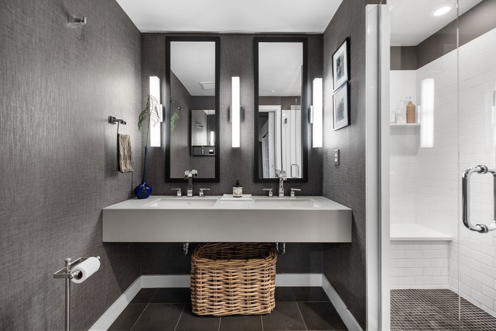 27 Wareham Street Unit: Penthouse