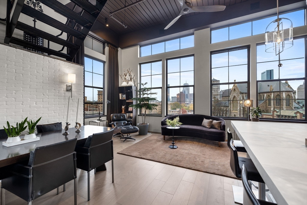 27 Wareham Street Unit: Penthouse