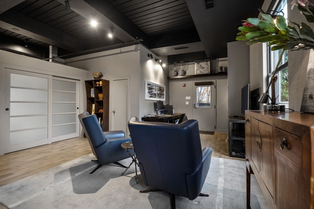 27 Wareham Street Unit: Penthouse