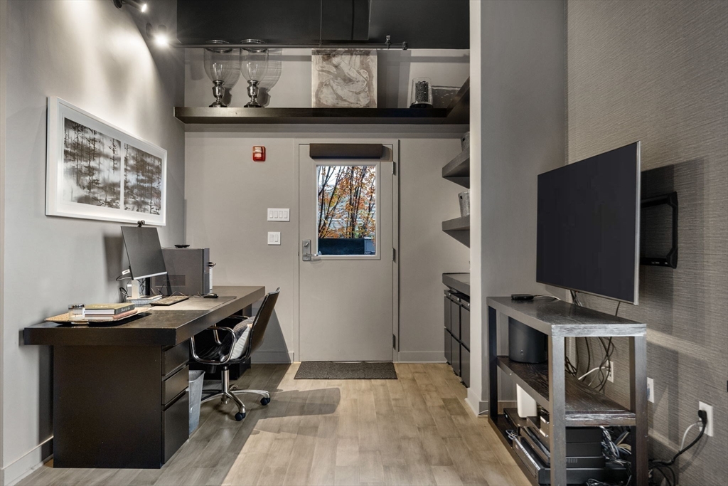 27 Wareham Street Unit: Penthouse