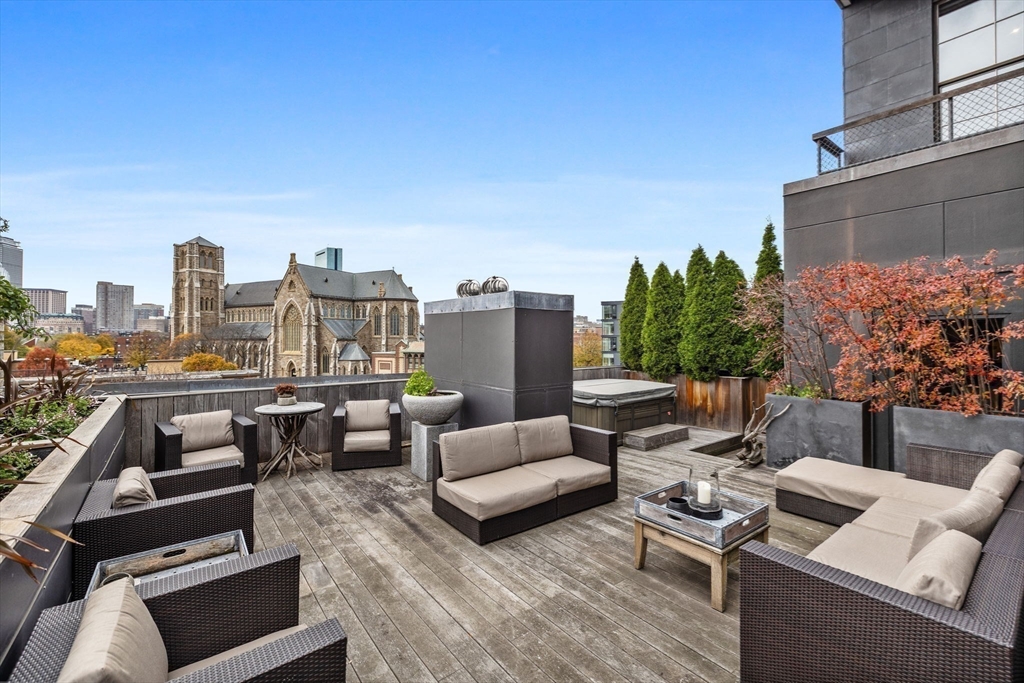 27 Wareham Street Unit: Penthouse