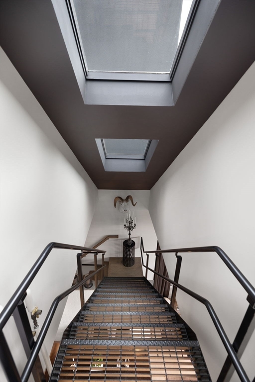 27 Wareham Street Unit: Penthouse