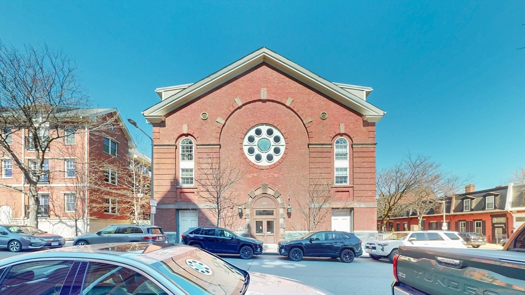616 E 4th St # 105