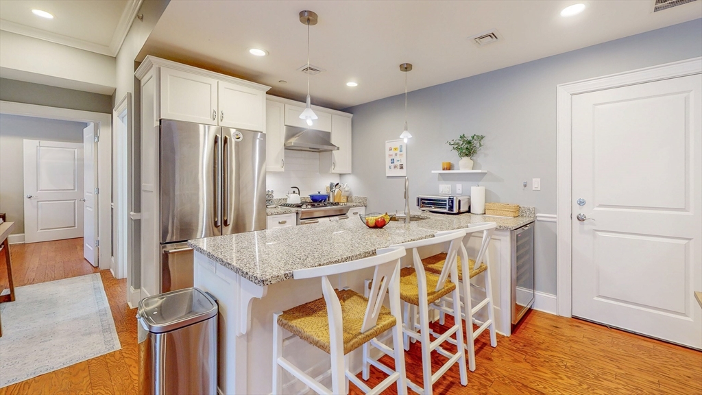 616 E 4th St # 105