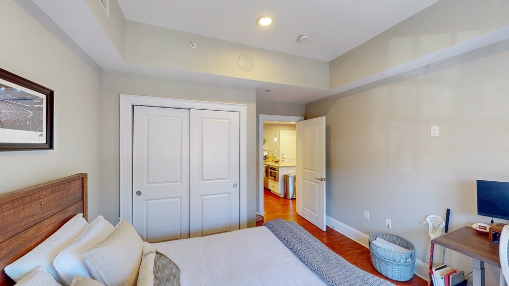 616 E 4th St # 105