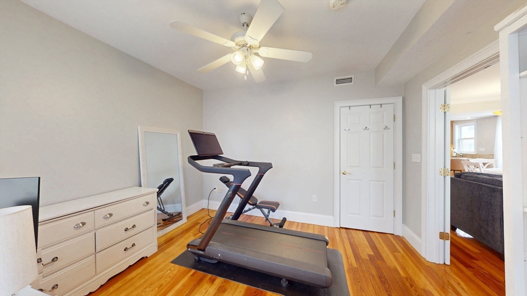 435 E 7th St # 2