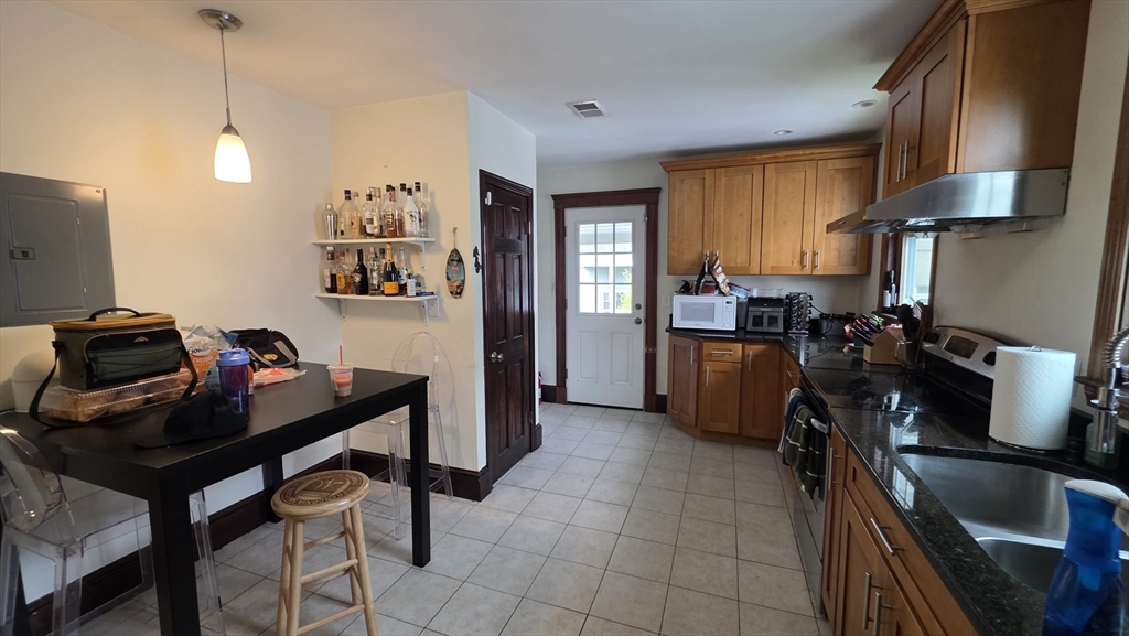 138 Nonantum St # 1