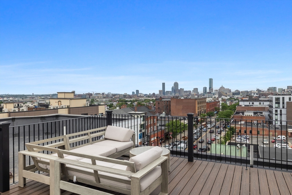 472 W Broadway # 202
