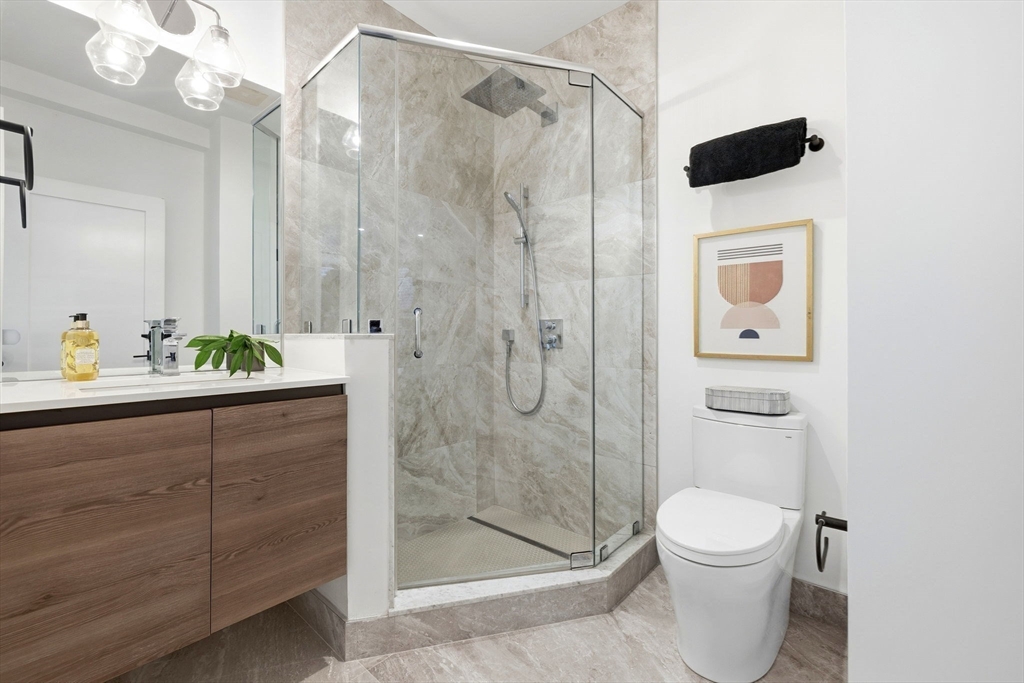472 W Broadway # 202