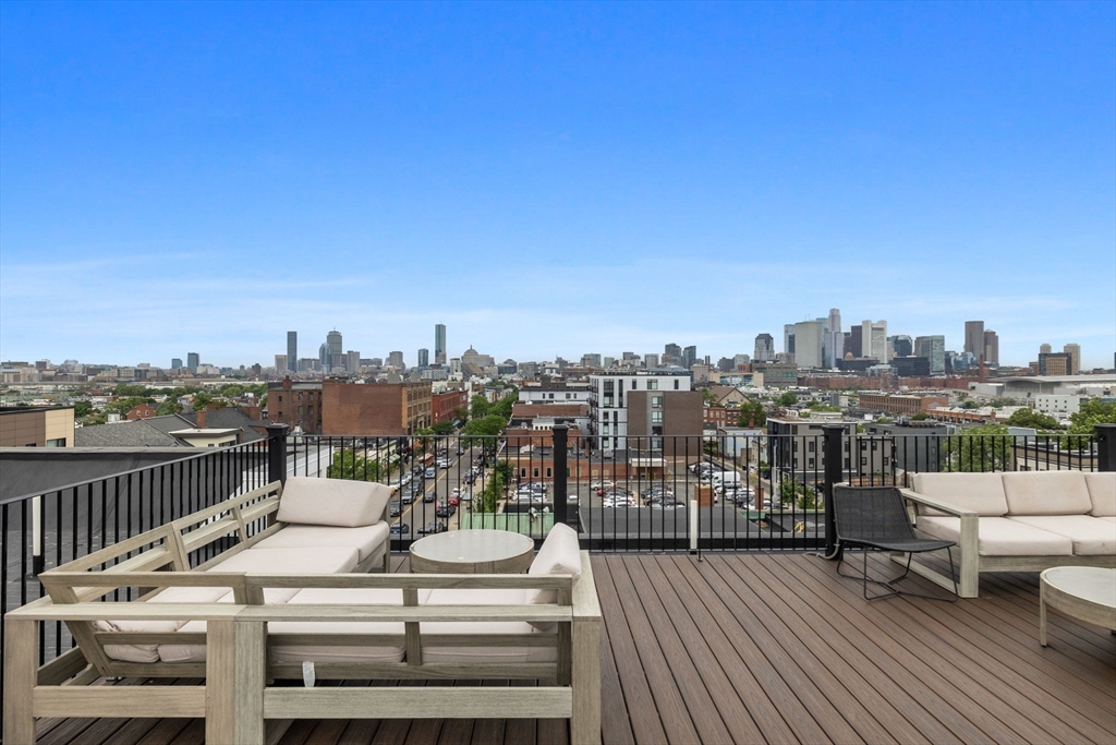 472 W Broadway # 202