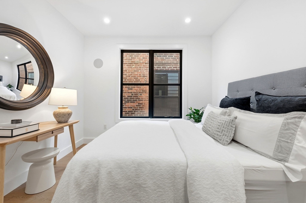 472 W Broadway # 202