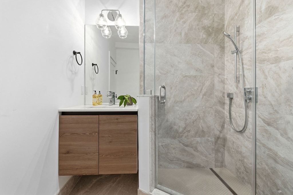 472 W Broadway # 202