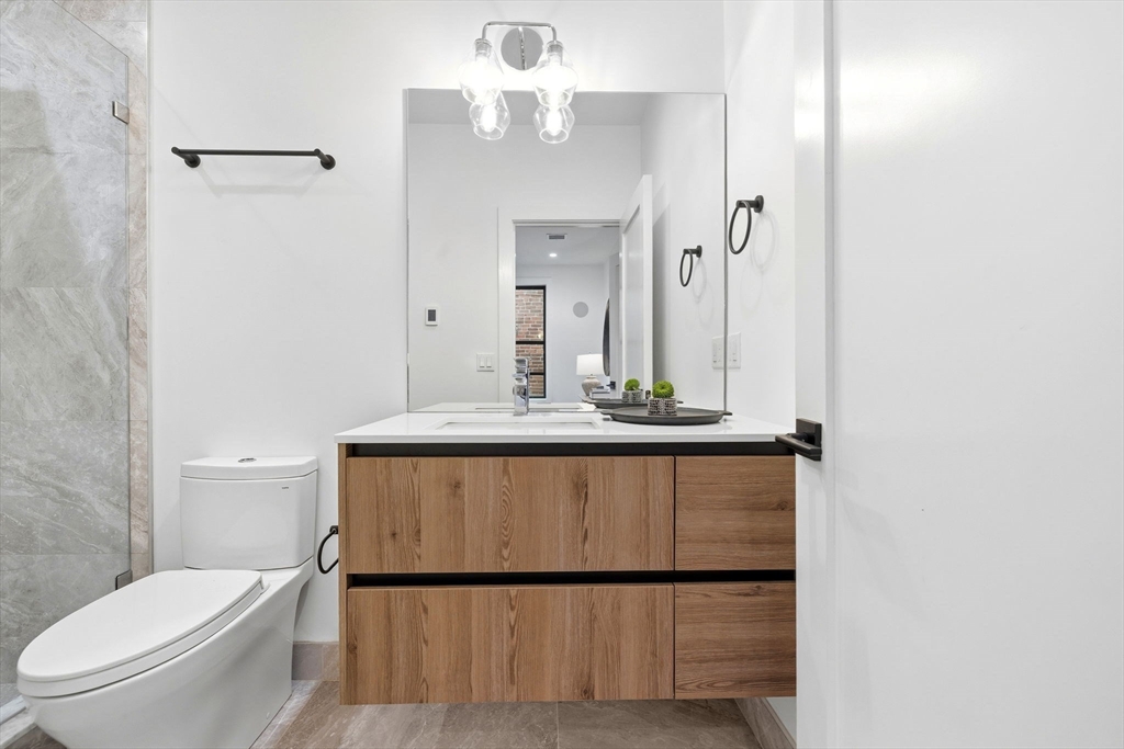 472 W Broadway # 202