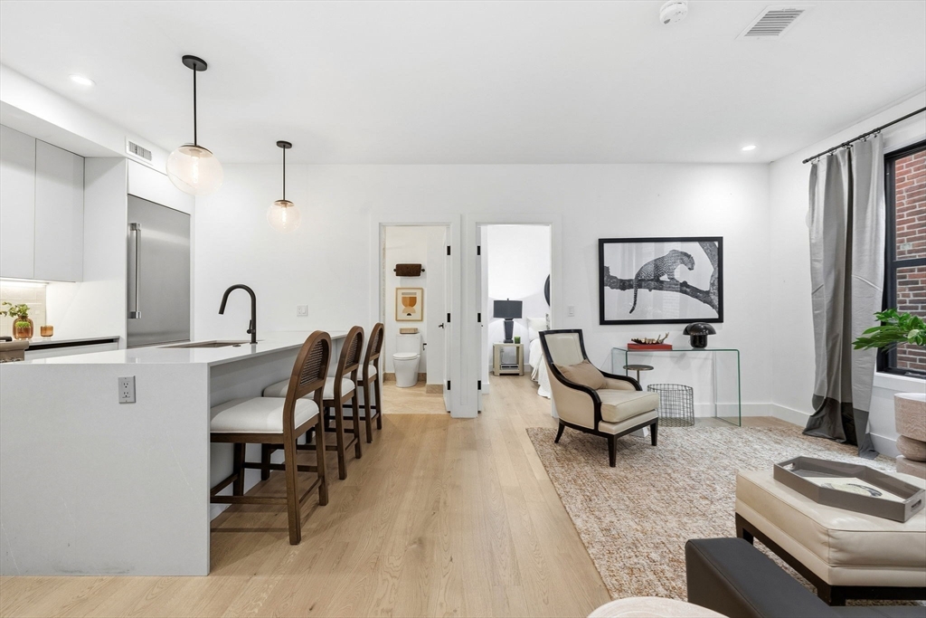 472 W Broadway # 202