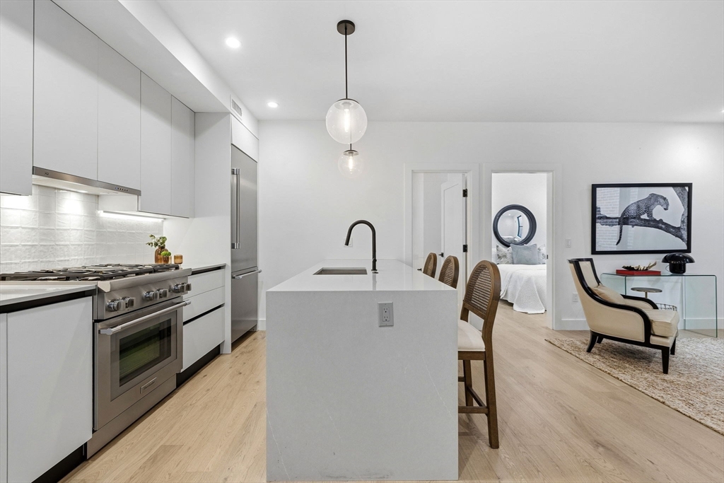 472 W Broadway # 202