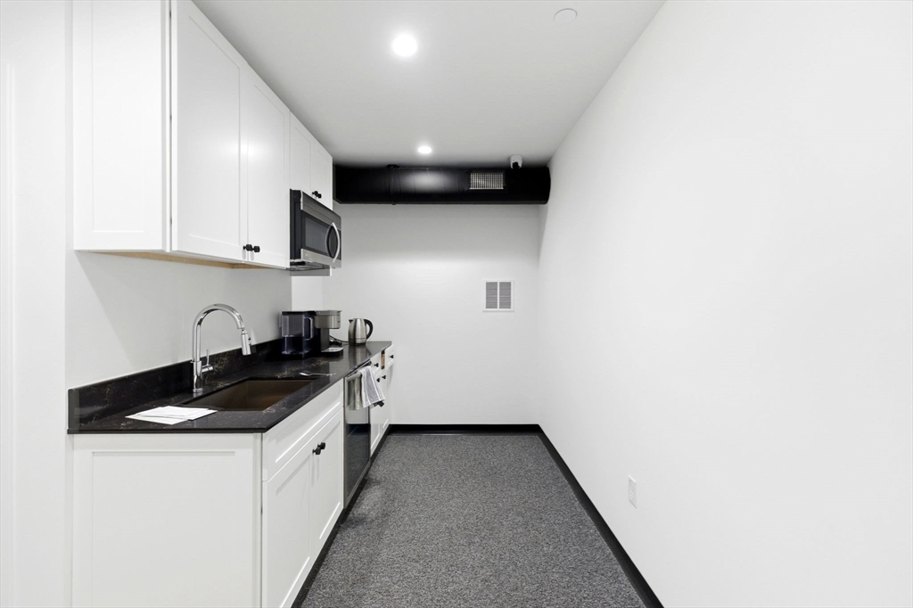 472 W Broadway # 202
