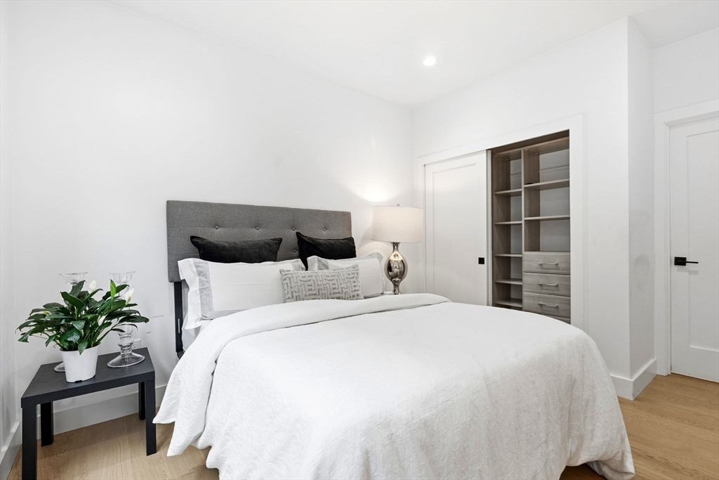 472 W Broadway # 202