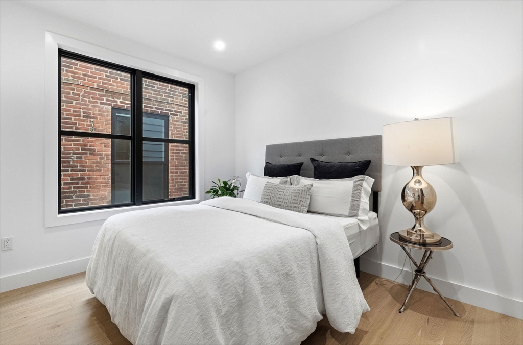472 W Broadway # 202