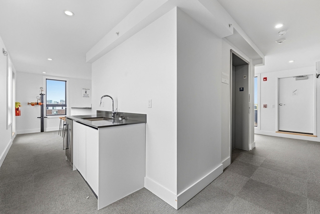 472 W Broadway # 202