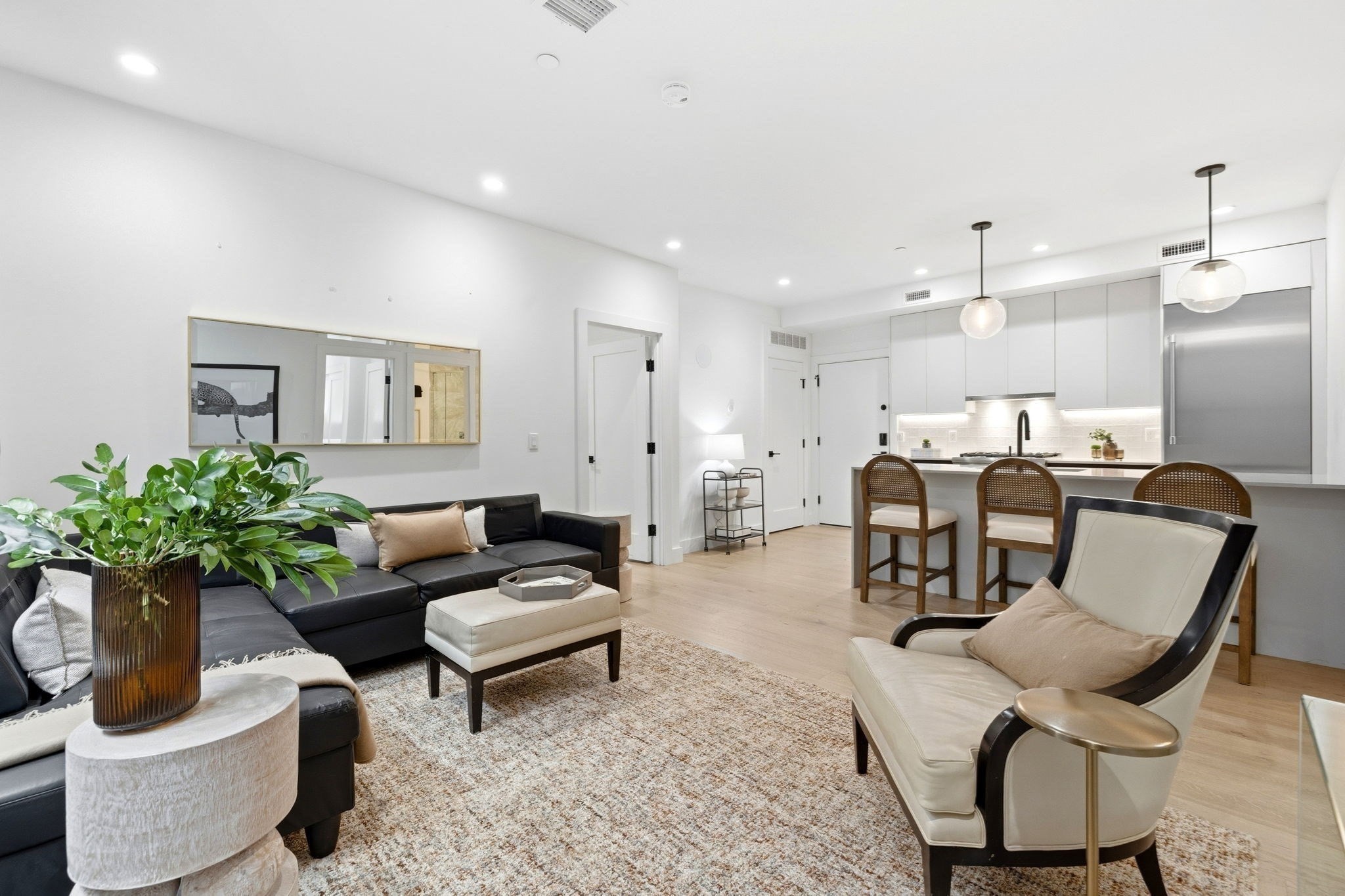 472 W Broadway # 202
