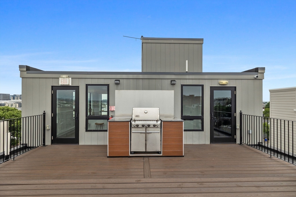 472 W Broadway # 202