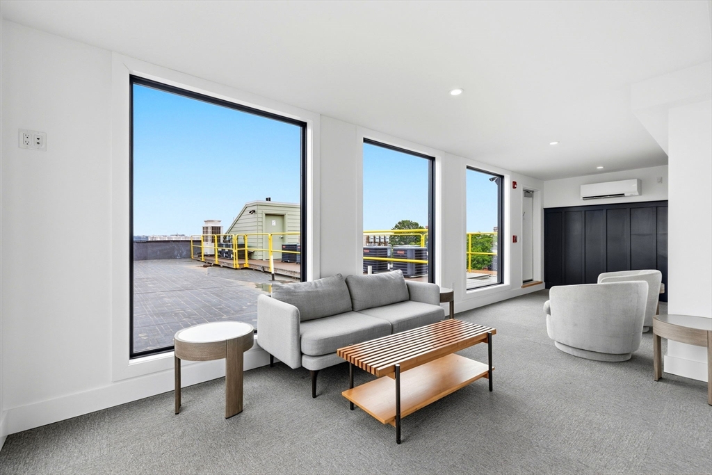 472 W Broadway # 202