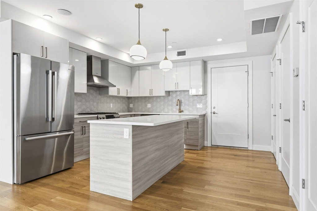 40 Westmoreland St # 2