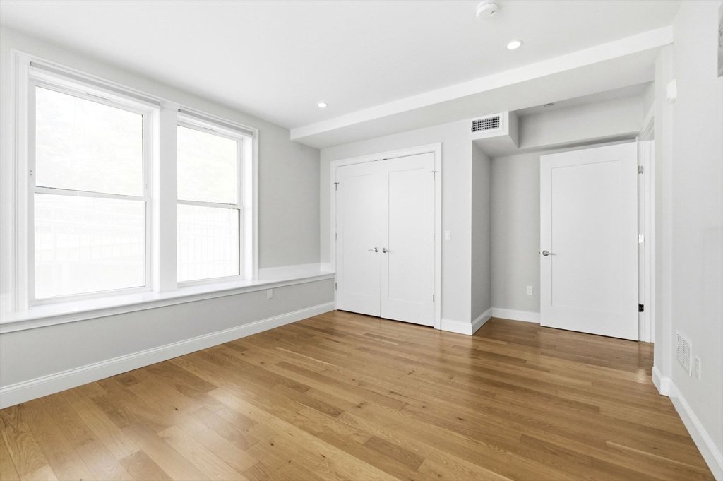 40 Westmoreland St # 2