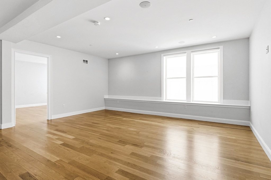 40 Westmoreland St # 2