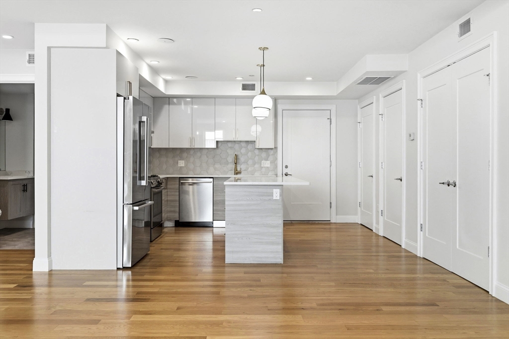 40 Westmoreland St # 2