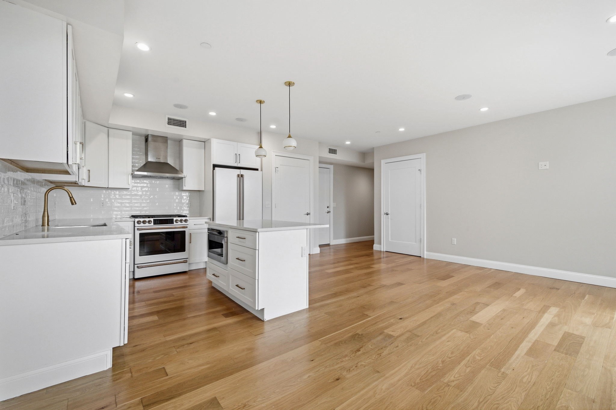 40 Westmoreland St # 8