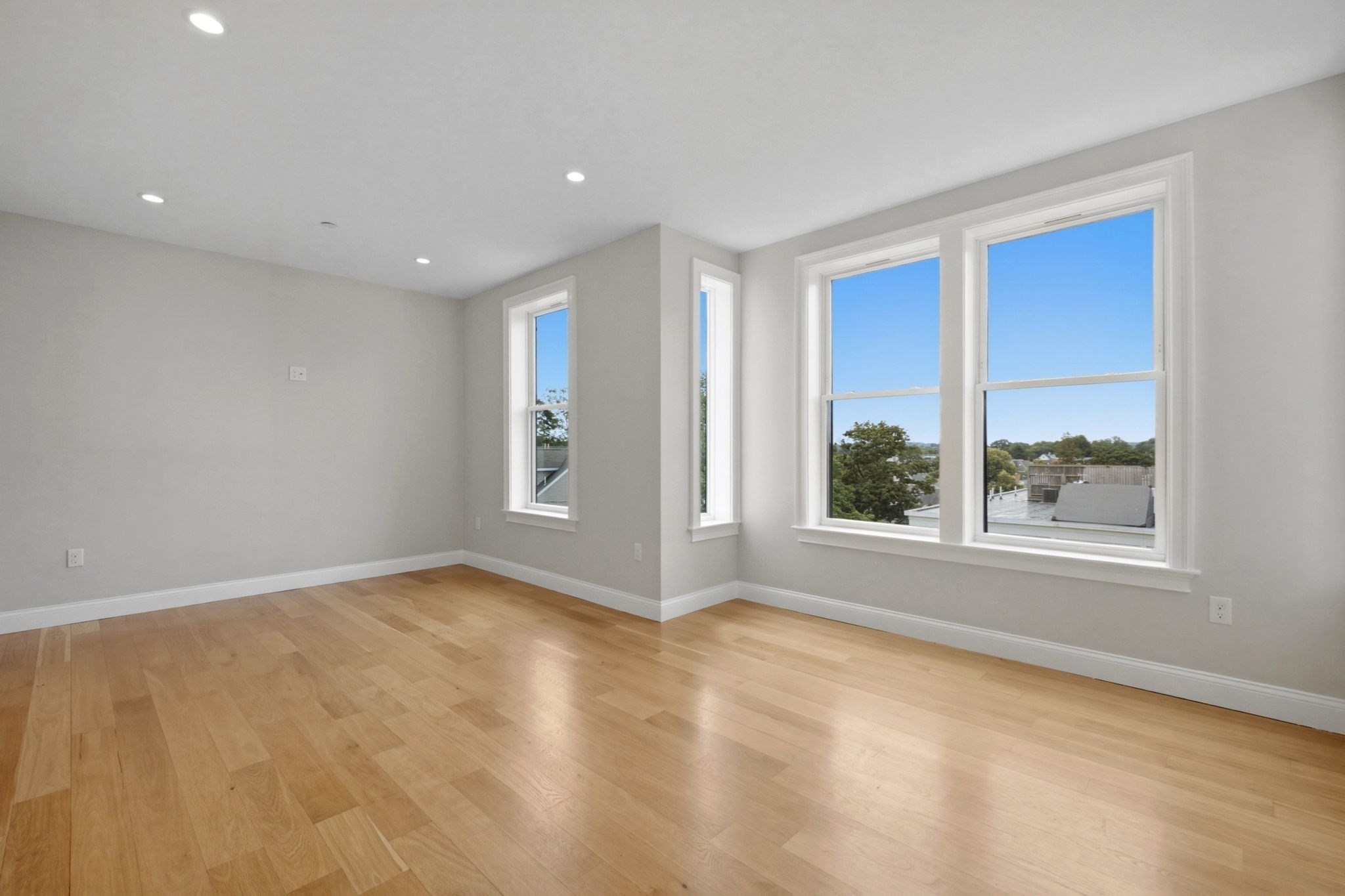 40 Westmoreland St # 8