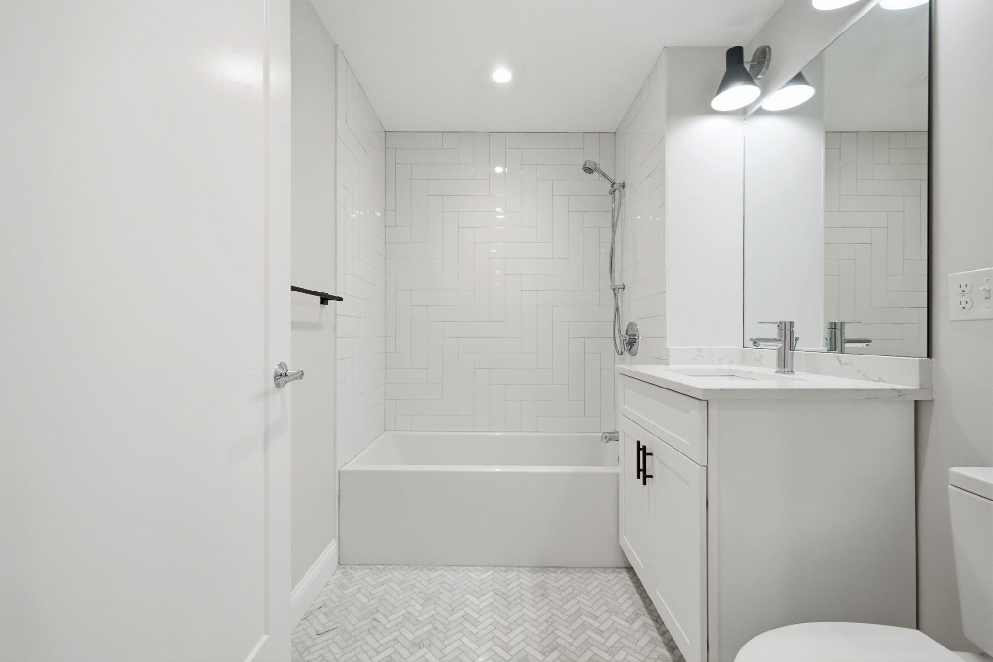 40 Westmoreland St # 8