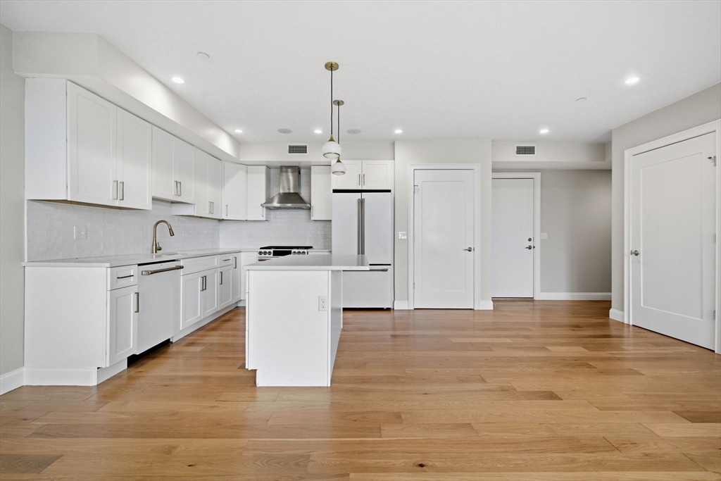 40 Westmoreland St # 8