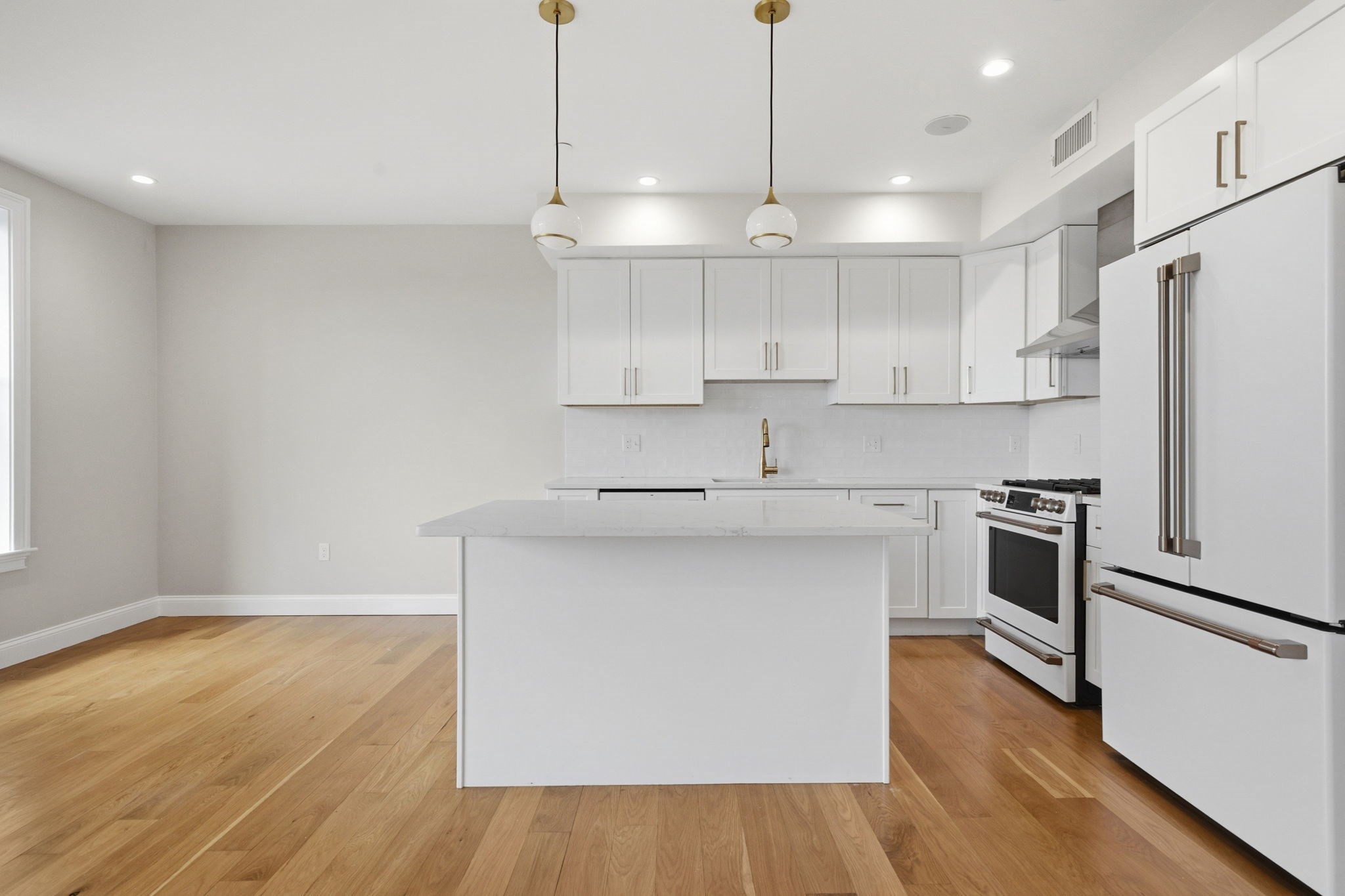 40 Westmoreland St # 8