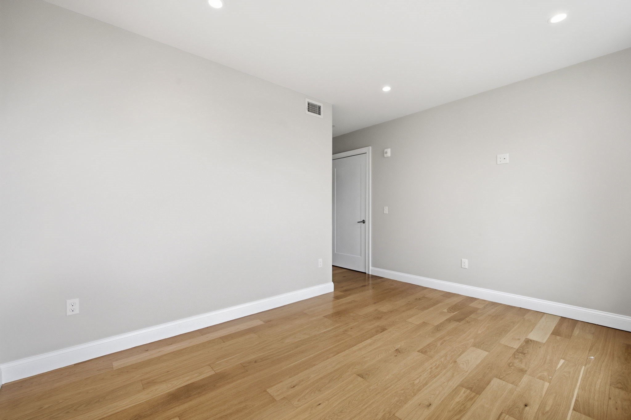 40 Westmoreland St # 8