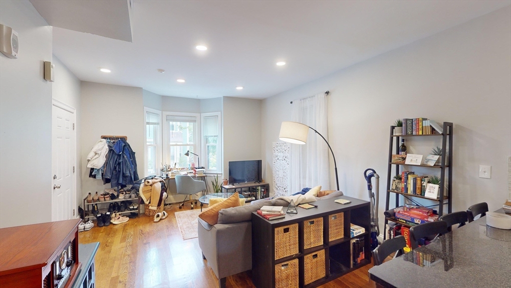 60 Boylston St. # 1