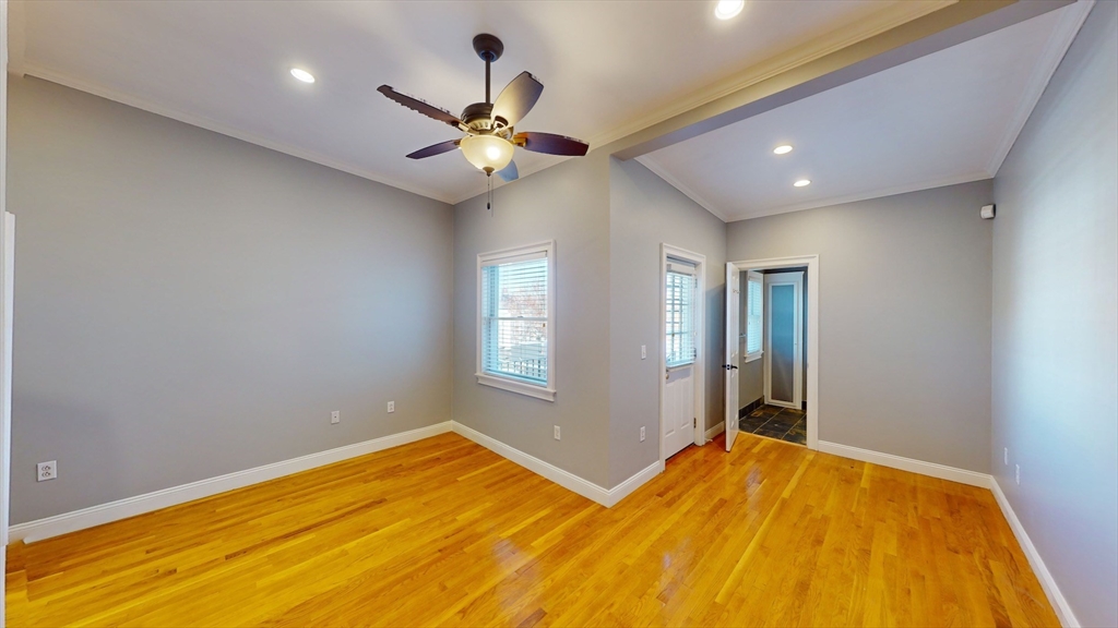 214-216 W 7th St # 2L