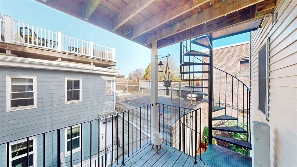 214-216 W 7th St # 2L