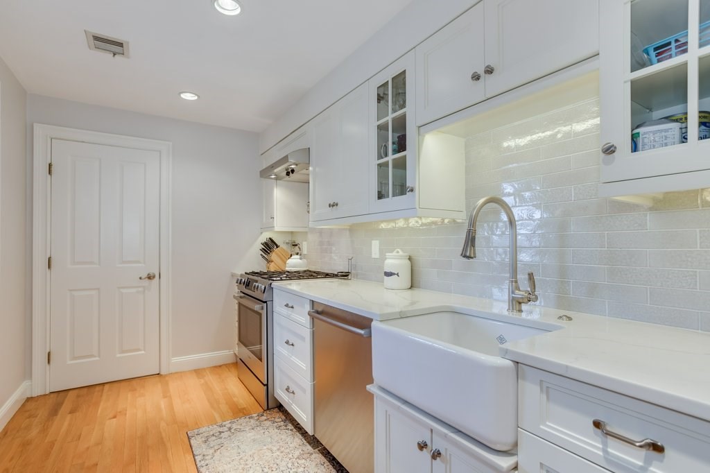 214-216 W 7th St # 2L