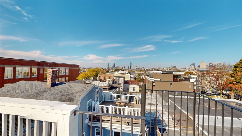 214-216 W 7th St # 2L