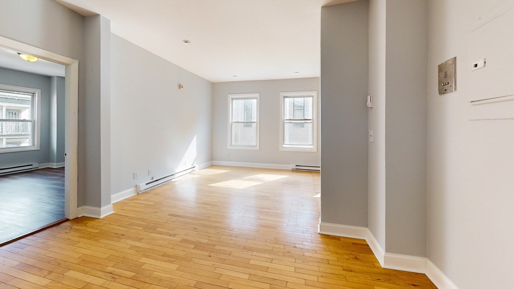 5 Sutton St # 3A