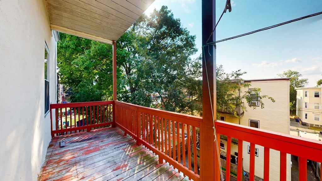5 Sutton St # 3A