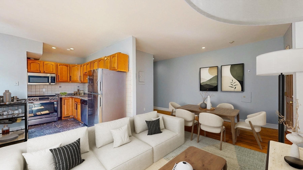 5 Sutton St # 3A