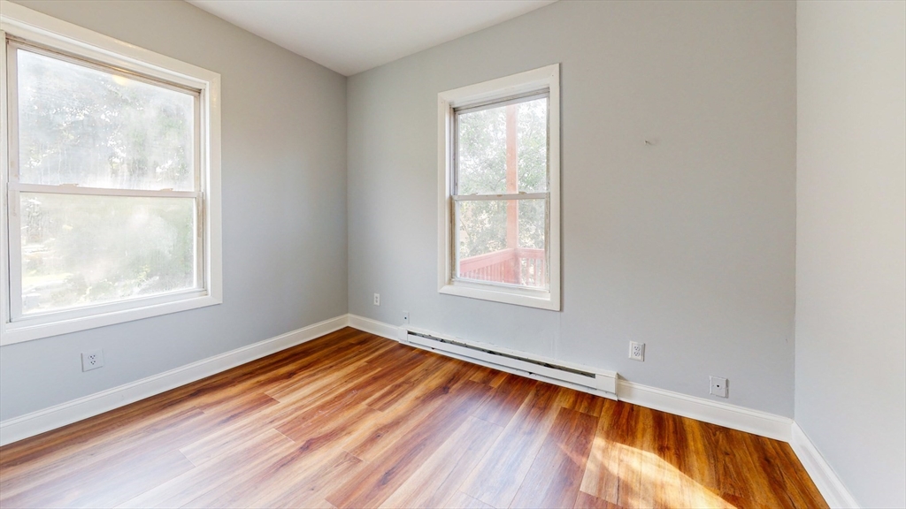 5 Sutton St # 3A
