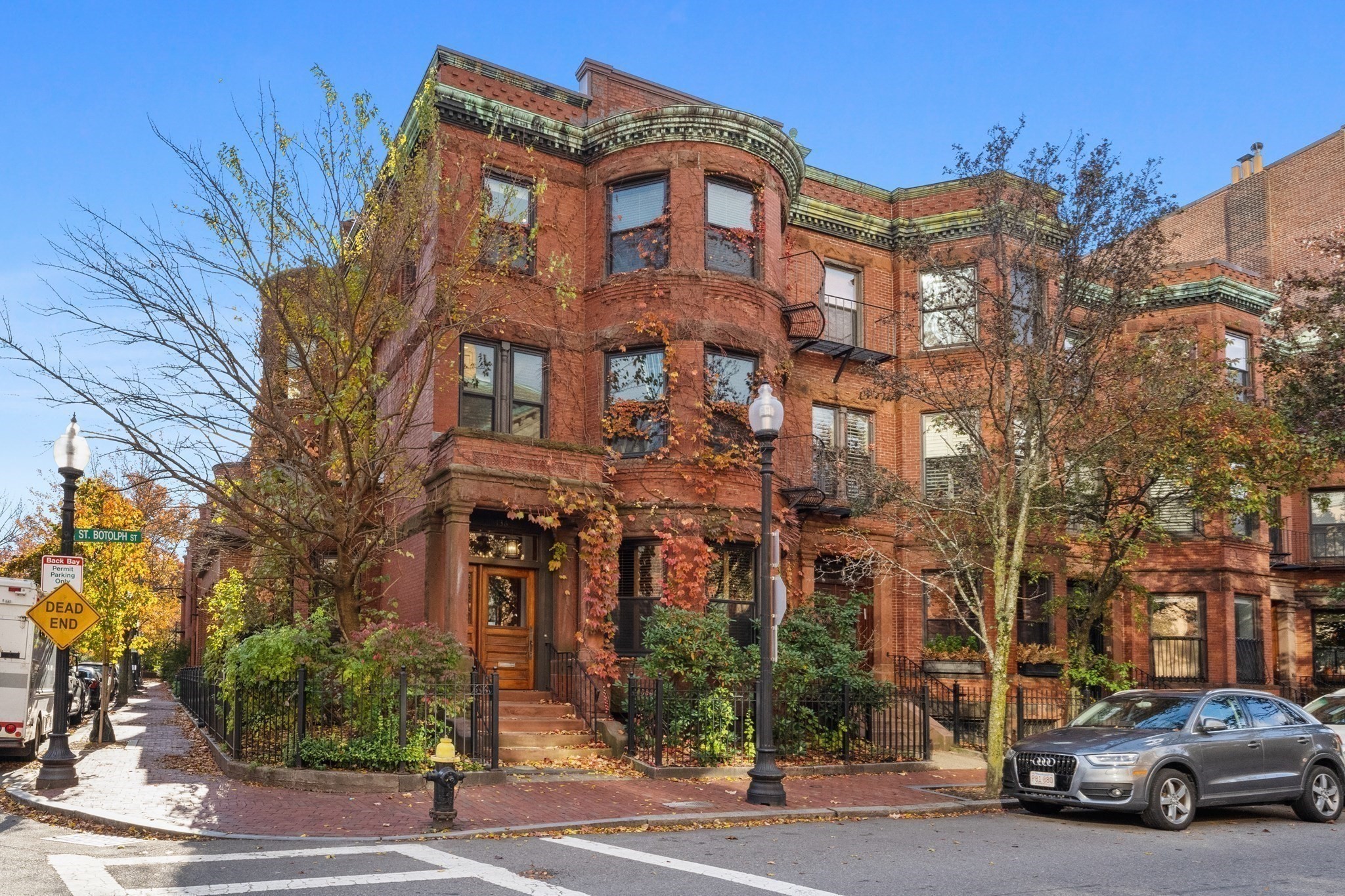 136 Saint Botolph St # 136