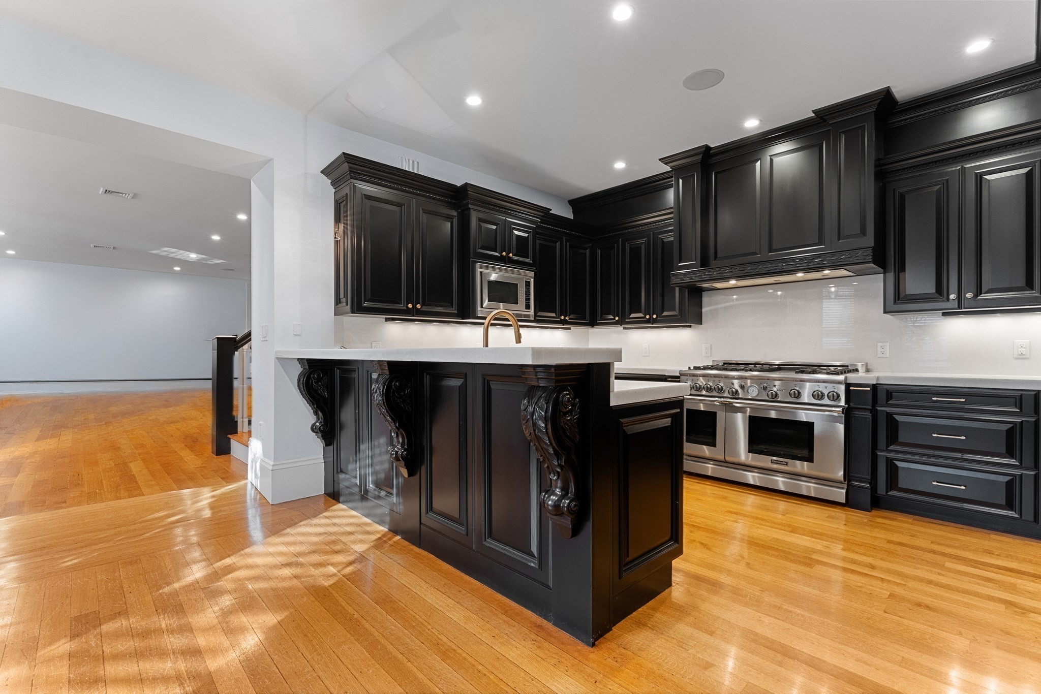 136 Saint Botolph St # 136